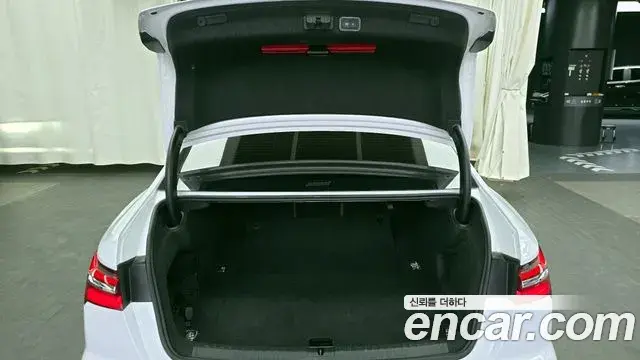 Audi A6 2023 — Şəkil 17/20