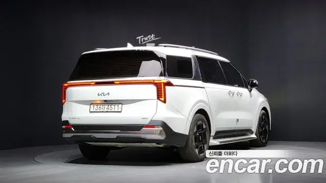 Kia Carnival 2024 — ფოტო 14/20