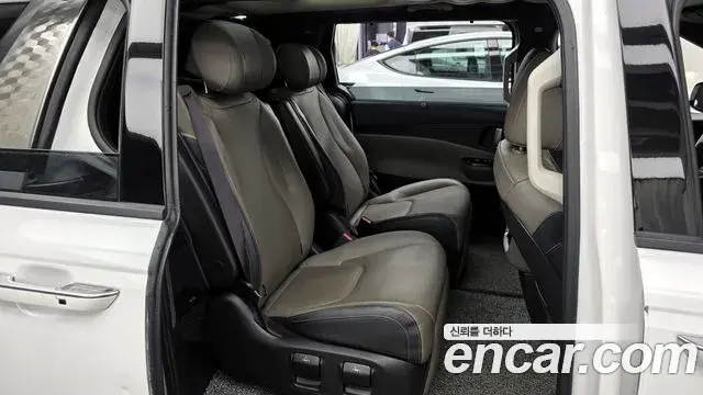Kia Carnival 2024 — ფოტო 16/20
