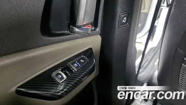Kia Carnival 2024 — ფოტო 18/20