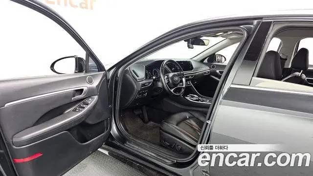 Hyundai Sonata 2021 — Фото 10/20