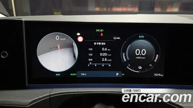 Hyundai Santa Fe 2025 — Фото 8/20