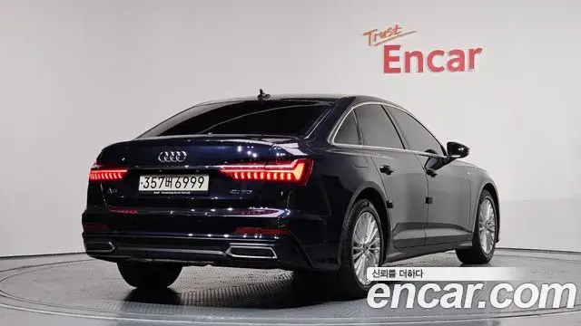 Audi A6 2021 — Фото 1/20