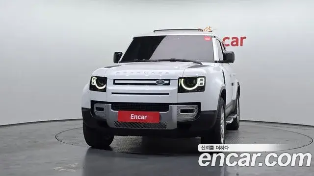 Land Rover Defender 2021 — Фото 3/20