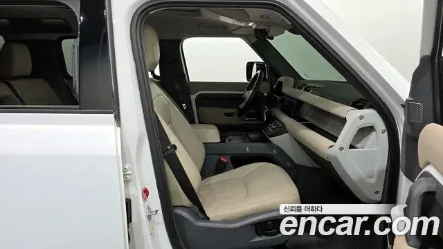 Land Rover Defender 2021 — Фото 11/20
