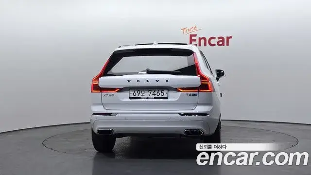 Volvo XC60 2019 — Şəkil 9/20