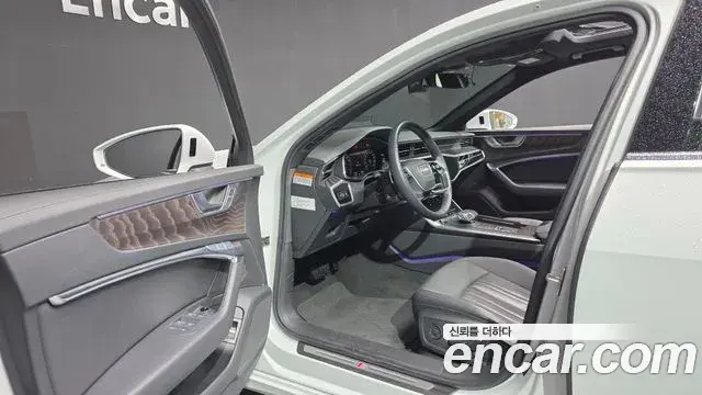 Audi A6 2022 — ფოტო 14/20