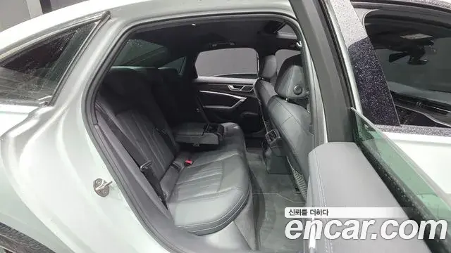 Audi A6 2022 — ფოტო 17/20