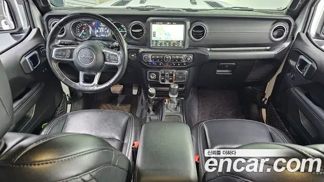 Jeep Wrangler 2021 — ფოტო 10/20