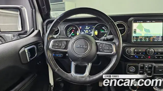Jeep Wrangler 2021 — ფოტო 18/20