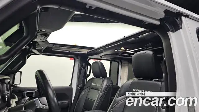 Jeep Wrangler 2021 — ფოტო 14/20