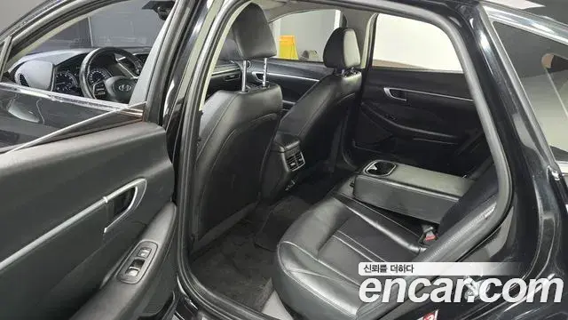 Hyundai Sonata Hybrid 2021 — Şəkil 12/20