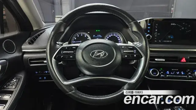 Hyundai Sonata Hybrid 2021 — Şəkil 17/20
