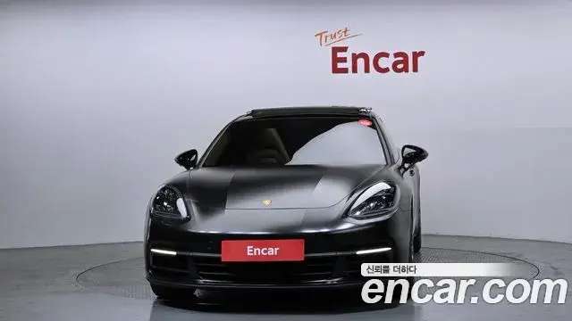 Porsche Panamera 2018 — Фото 3/20