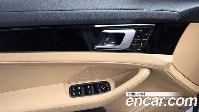 Porsche Panamera 2018 — Фото 18/20