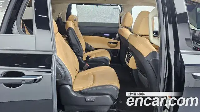 Kia Carnival 2022 — Фото 12/20