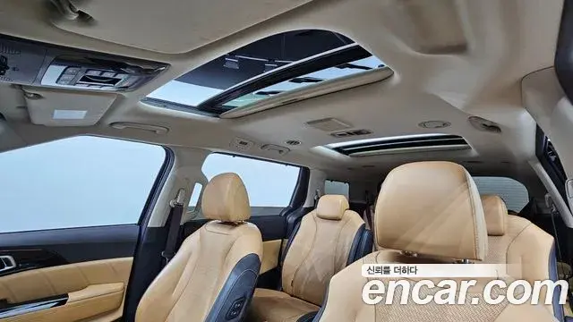 Kia Carnival 2022 — Фото 17/20