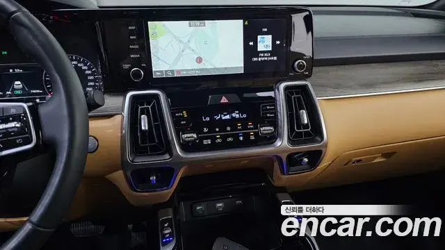 Kia Sorento 2022 — Şəkil 18/20