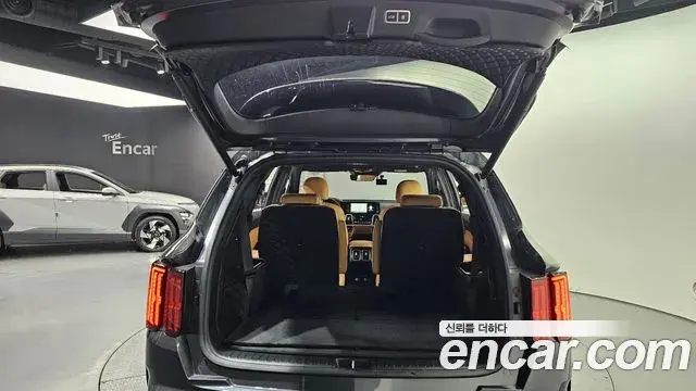 Kia Sorento 2022 — Şəkil 17/20