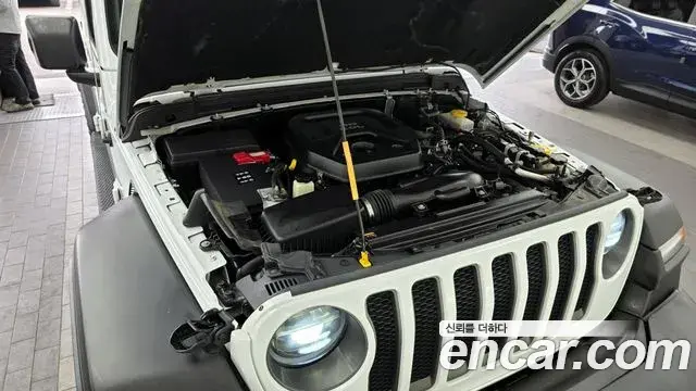 Jeep Wrangler 2021 — Şəkil 10/20