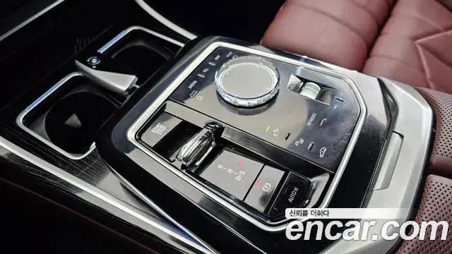 BMW 7 Series 2025 — Фото 9/20