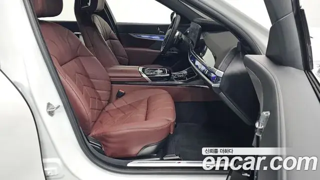 BMW 7 Series 2025 — Фото 10/20