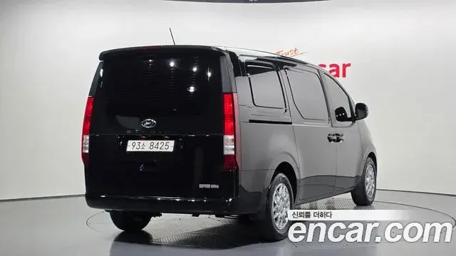 Hyundai Staria 2021 — Photo 17/20