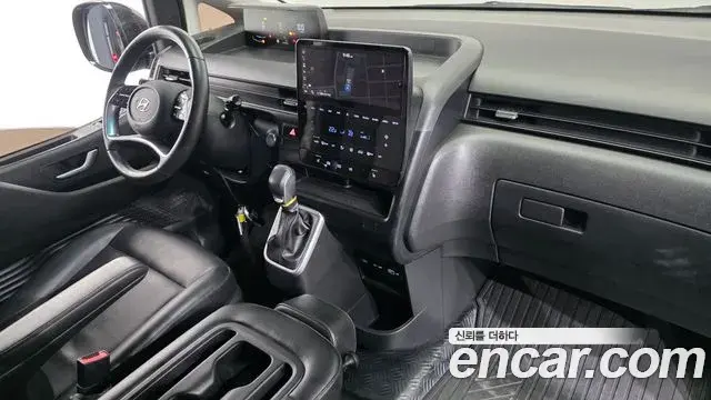Hyundai Staria 2021 — Photo 12/20