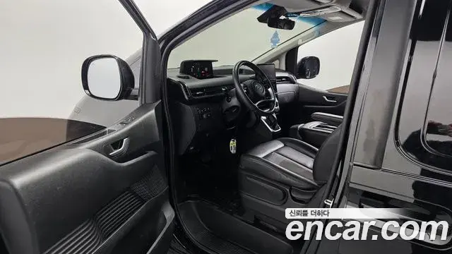 Hyundai Staria 2021 — Photo 9/20