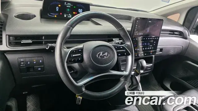 Hyundai Staria 2021 — Photo 18/20