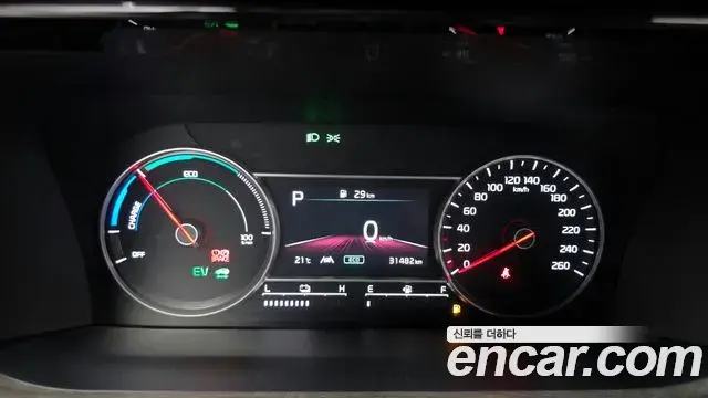 Kia Sorento 2022 — ფოტო 2/20