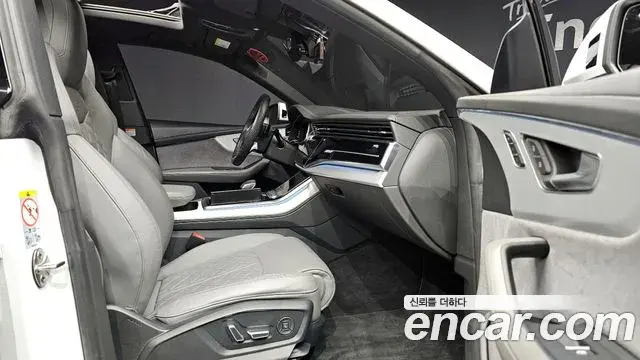 Audi Q8 2020 — ფოტო 15/20