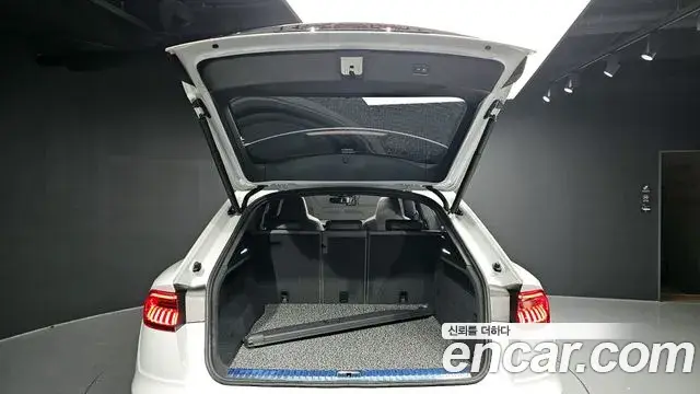 Audi Q8 2020 — ფოტო 3/20