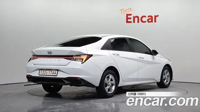 Hyundai The New Avante Hybrid 2022 — Photo 10/23