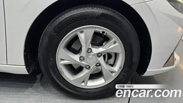 Hyundai The New Avante Hybrid 2022 — Photo 11/23