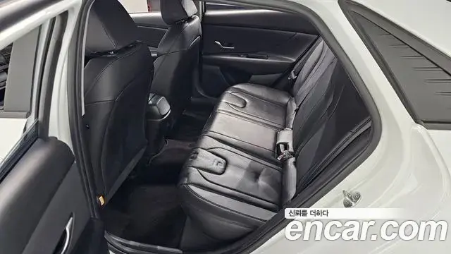 Hyundai The New Avante Hybrid 2022 — Photo 3/23