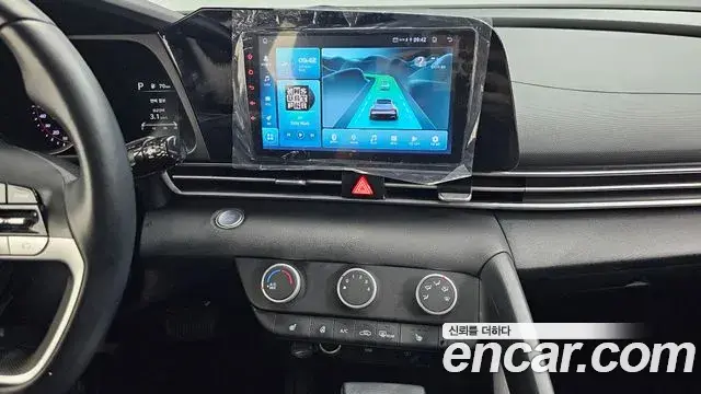 Hyundai The New Avante Hybrid 2022 — Photo 22/23