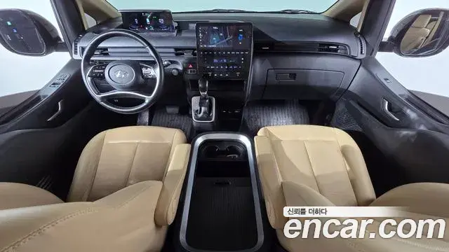 Hyundai Staria 2022 — ფოტო 18/20