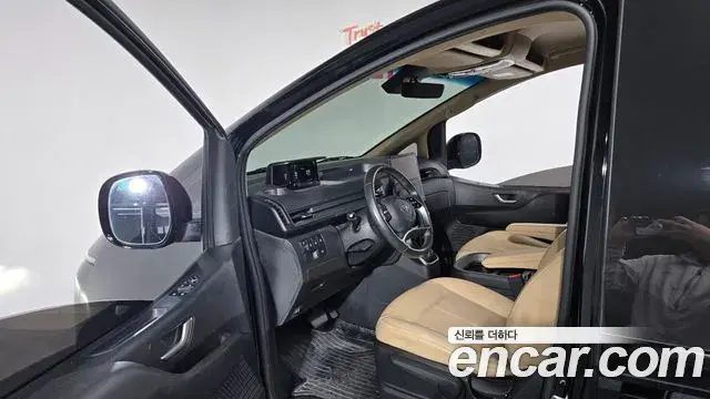 Hyundai Staria 2022 — ფოტო 5/20