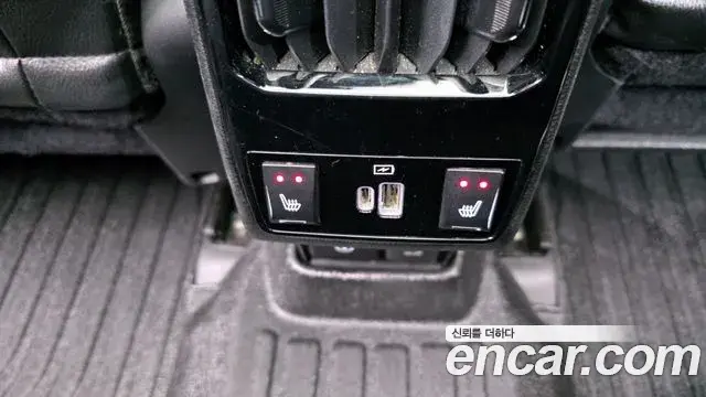 Jeep Compass 2022 — Фото 19/20