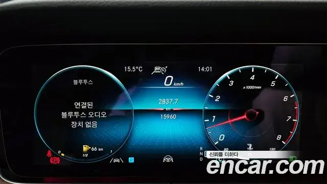 Mercedes-Benz E-Class 2023 — ფოტო 20/20