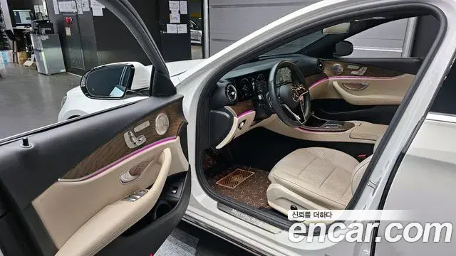 Mercedes-Benz E-Class 2023 — ფოტო 3/20