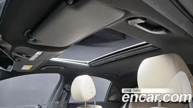 Mercedes-Benz E-Class 2023 — ფოტო 7/20