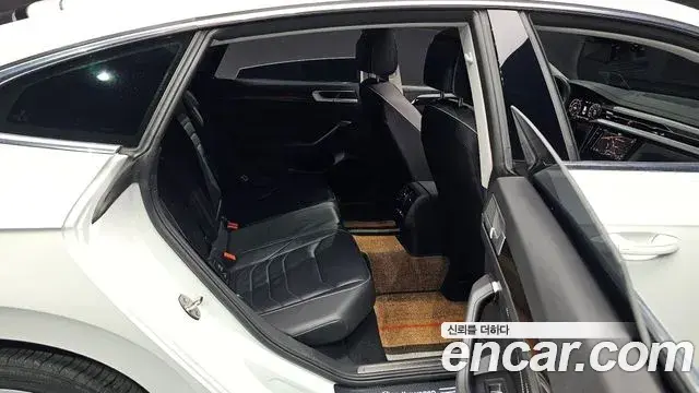 Volkswagen Arteon 2022 — Photo 17/20