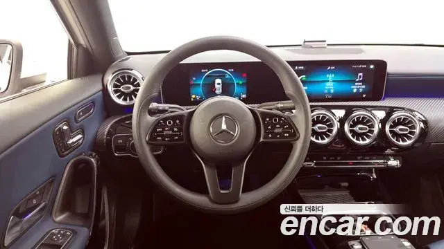 Mercedes-Benz A-Class 2020 — Фото 13/20