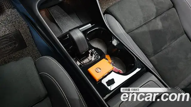 Volvo C40 Recharge 2022 — ფოტო 2/20