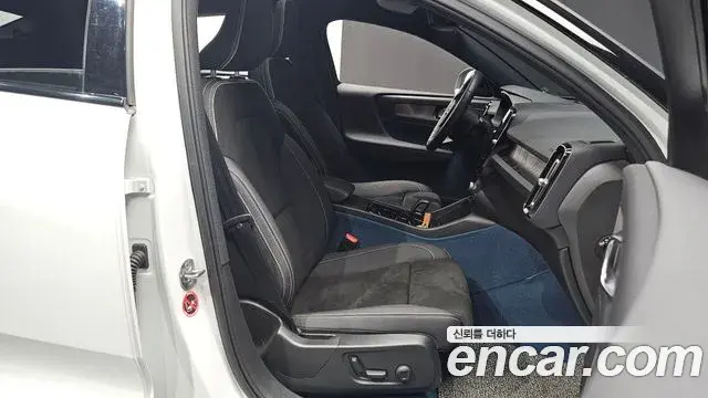 Volvo C40 Recharge 2022 — ფოტო 16/20