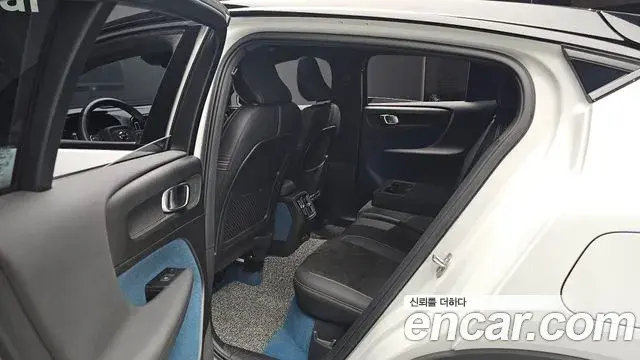 Volvo C40 Recharge 2022 — ფოტო 13/20