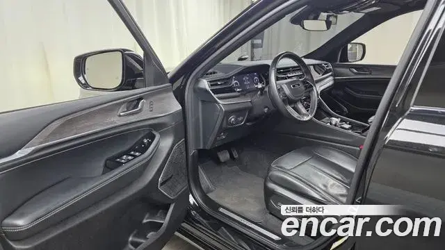 Jeep Grand Cherokee 2022 — Şəkil 17/20