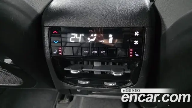 Jeep Grand Cherokee 2022 — Şəkil 13/20